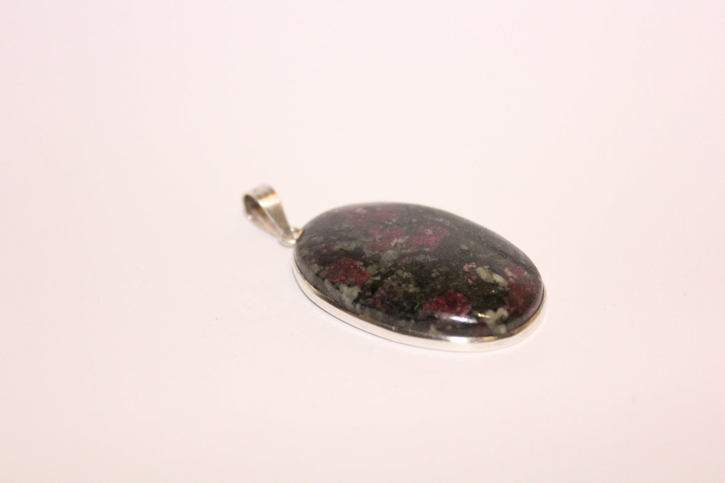 Pendant - Eudialyte - lge