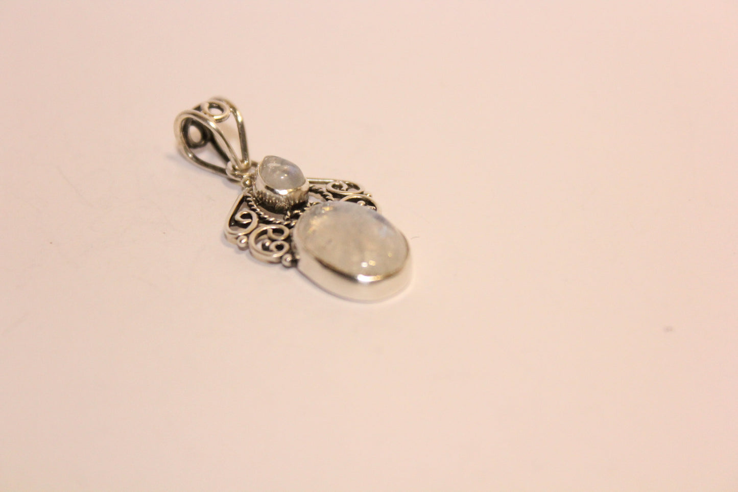 Pendant - Moonstone - med