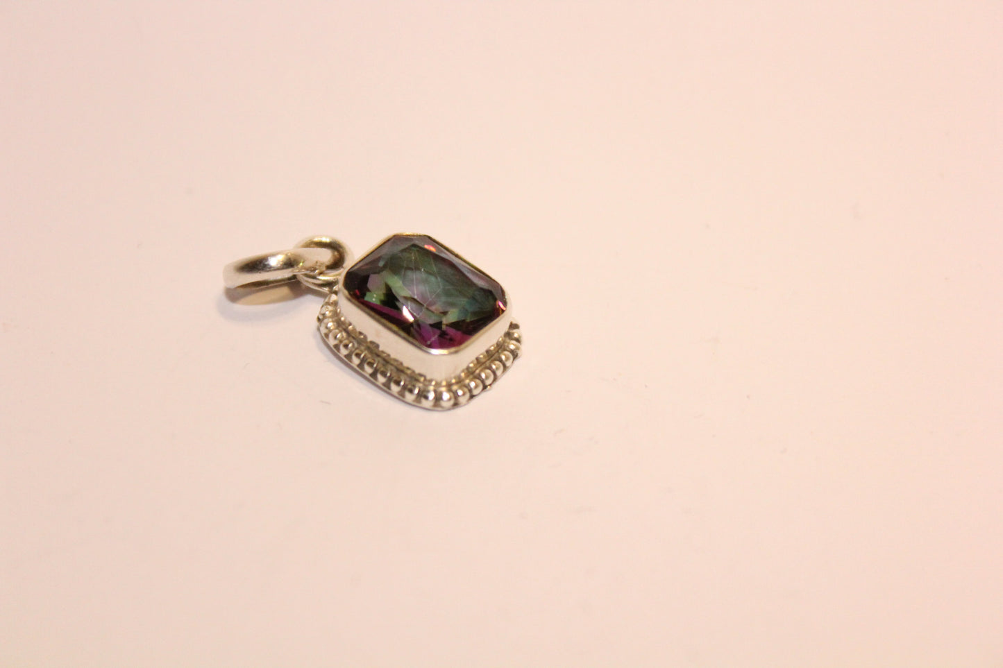 Pendant - Mystic Topaz - med
