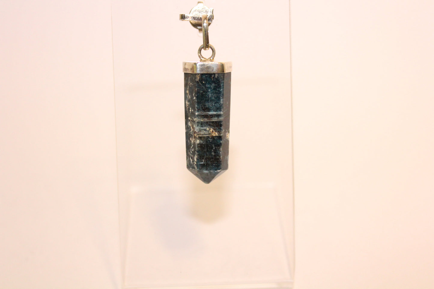 Pendant - Kyanite (generator) - med