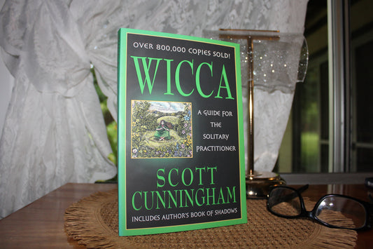 Book - Wicca - A Guide for the solitary practitioner