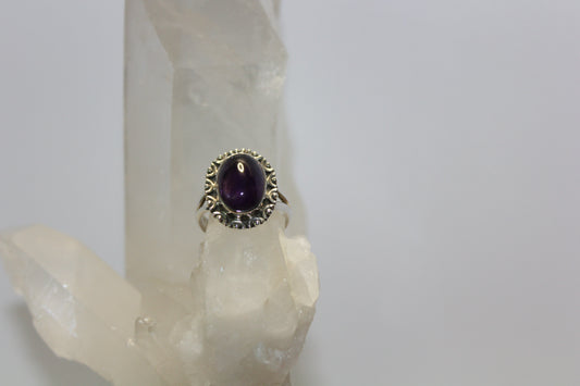 Ring - Amethyst - size - 8