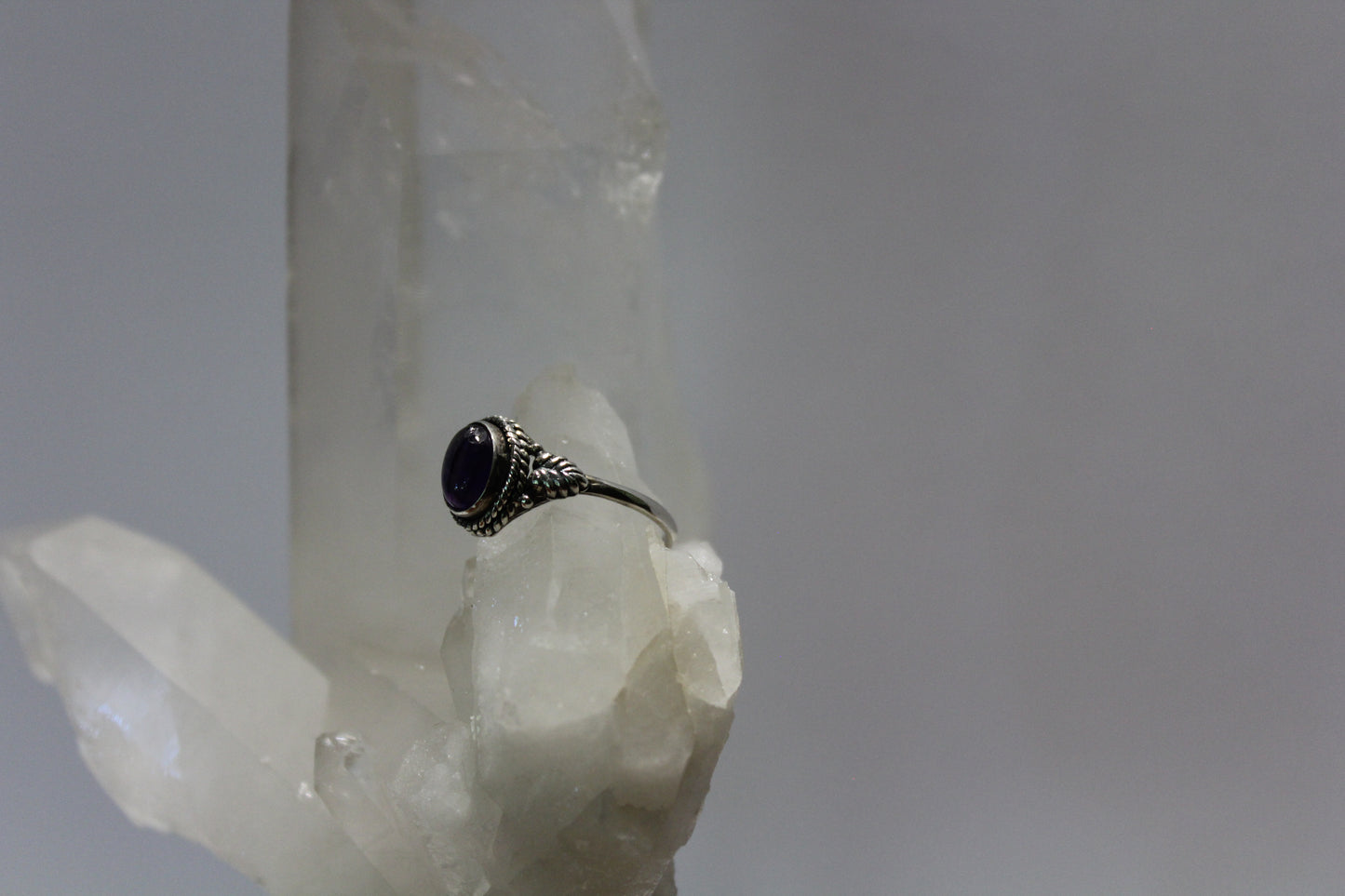 Ring - Amethyst - size - 8