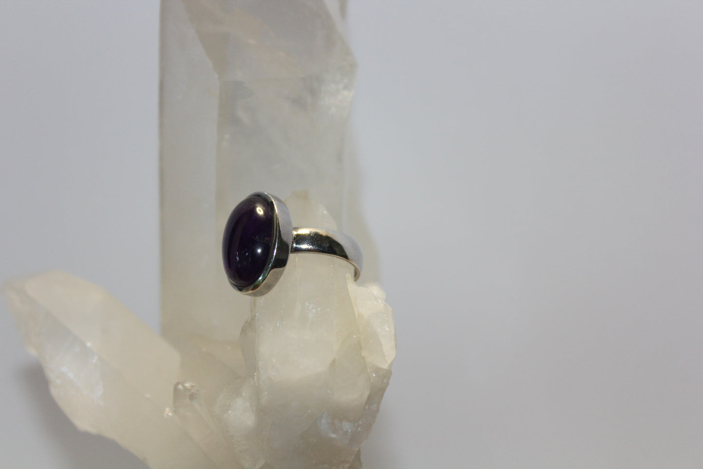 Ring - Amethyst - size - 8