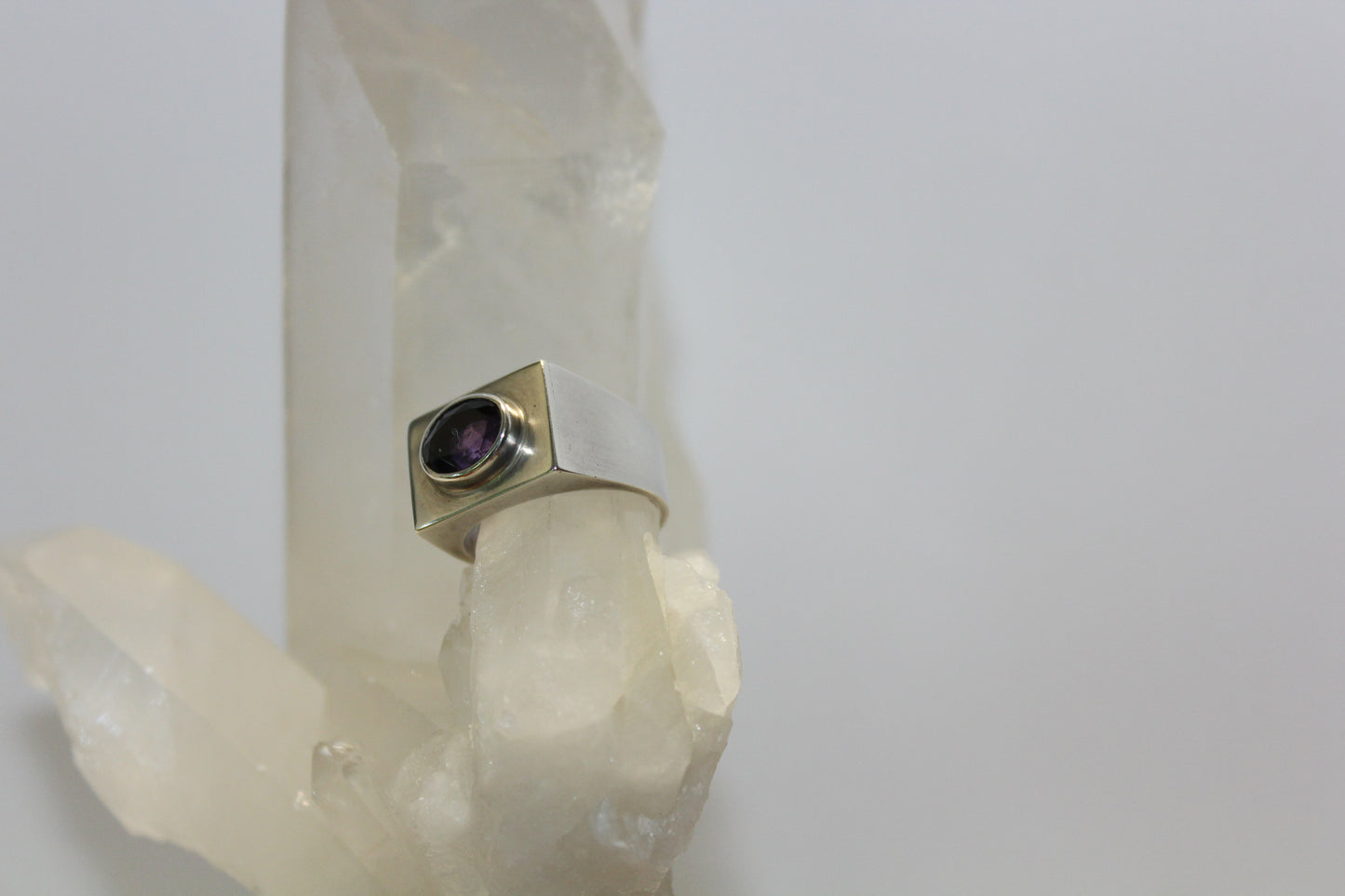 Ring - Amethyst - size - 7.5