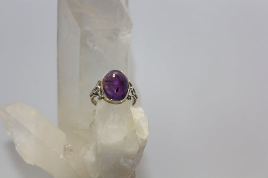 Ring - Amethyst - size - 8.5
