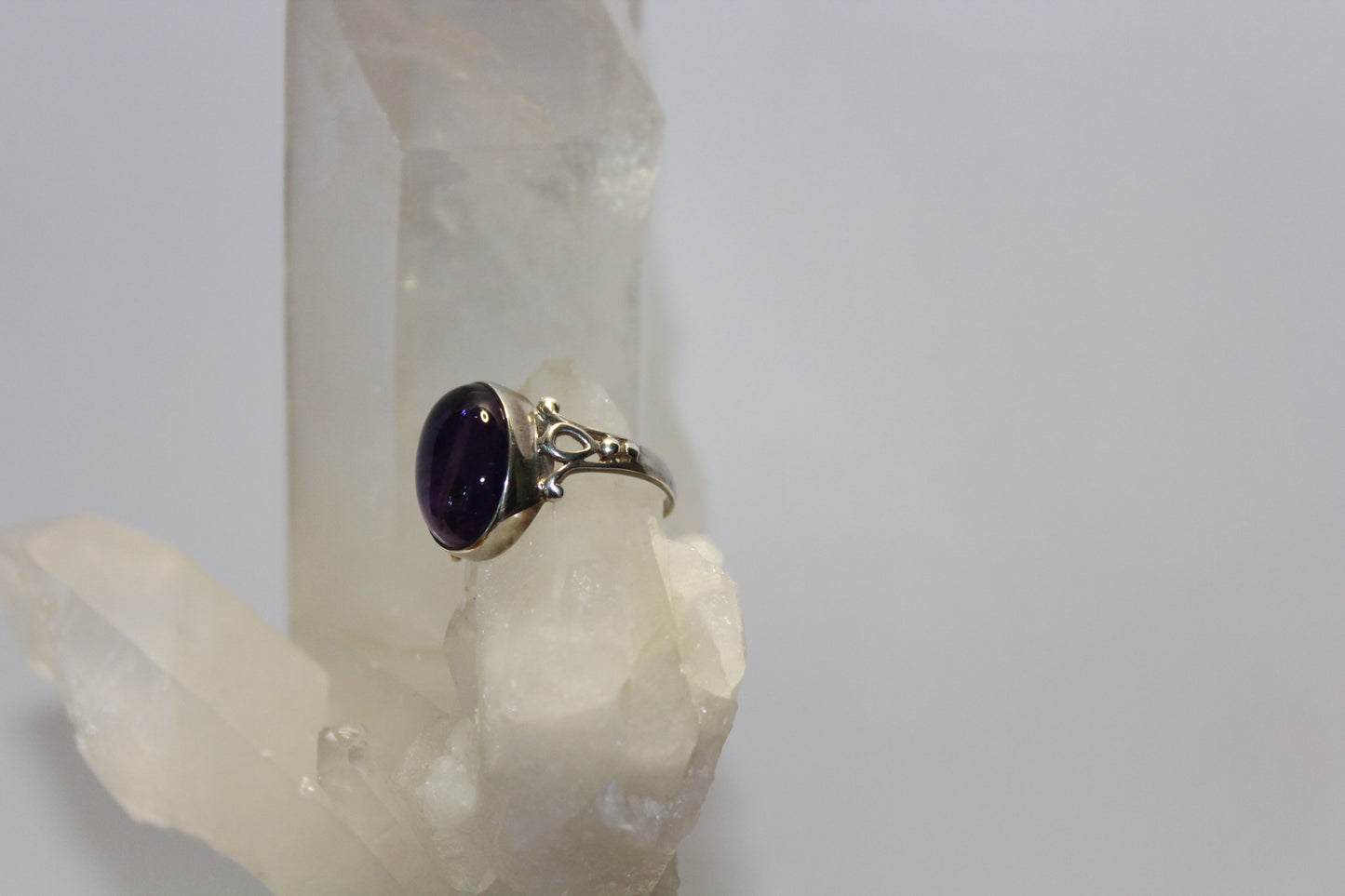 Ring - Amethyst - size - 8.5