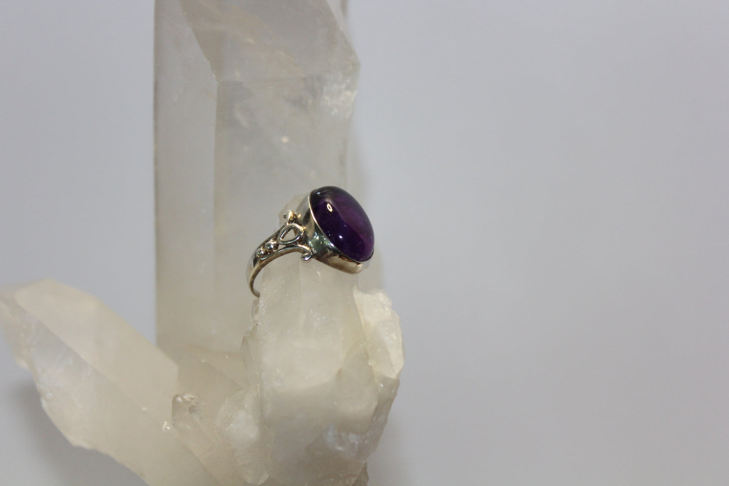Ring - Amethyst - size - 8.5