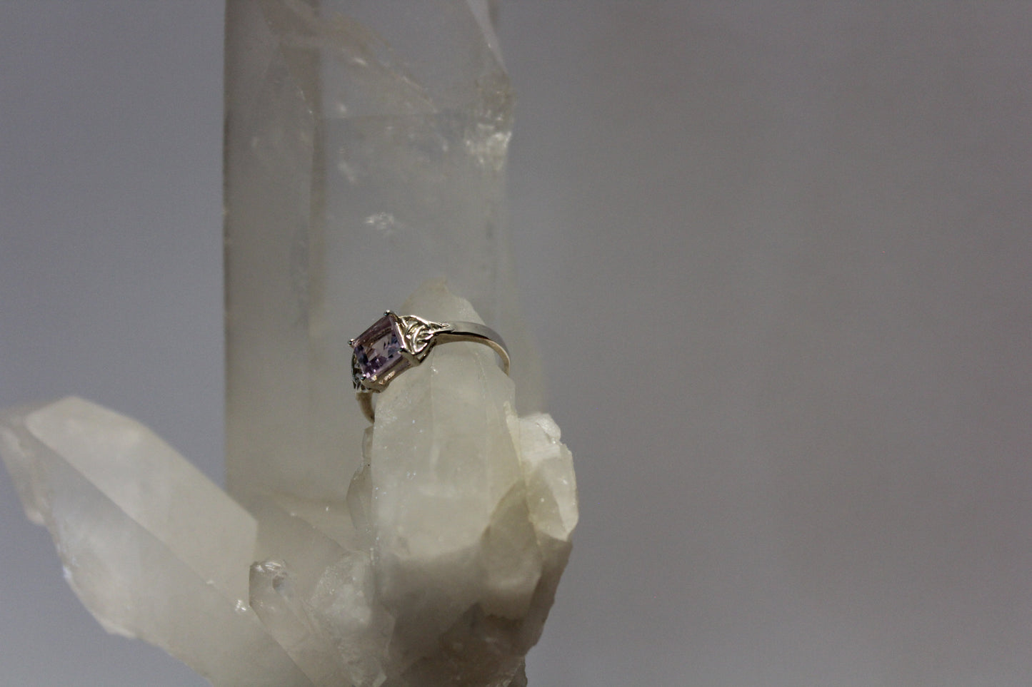 Ring - Amethyst - size - 6