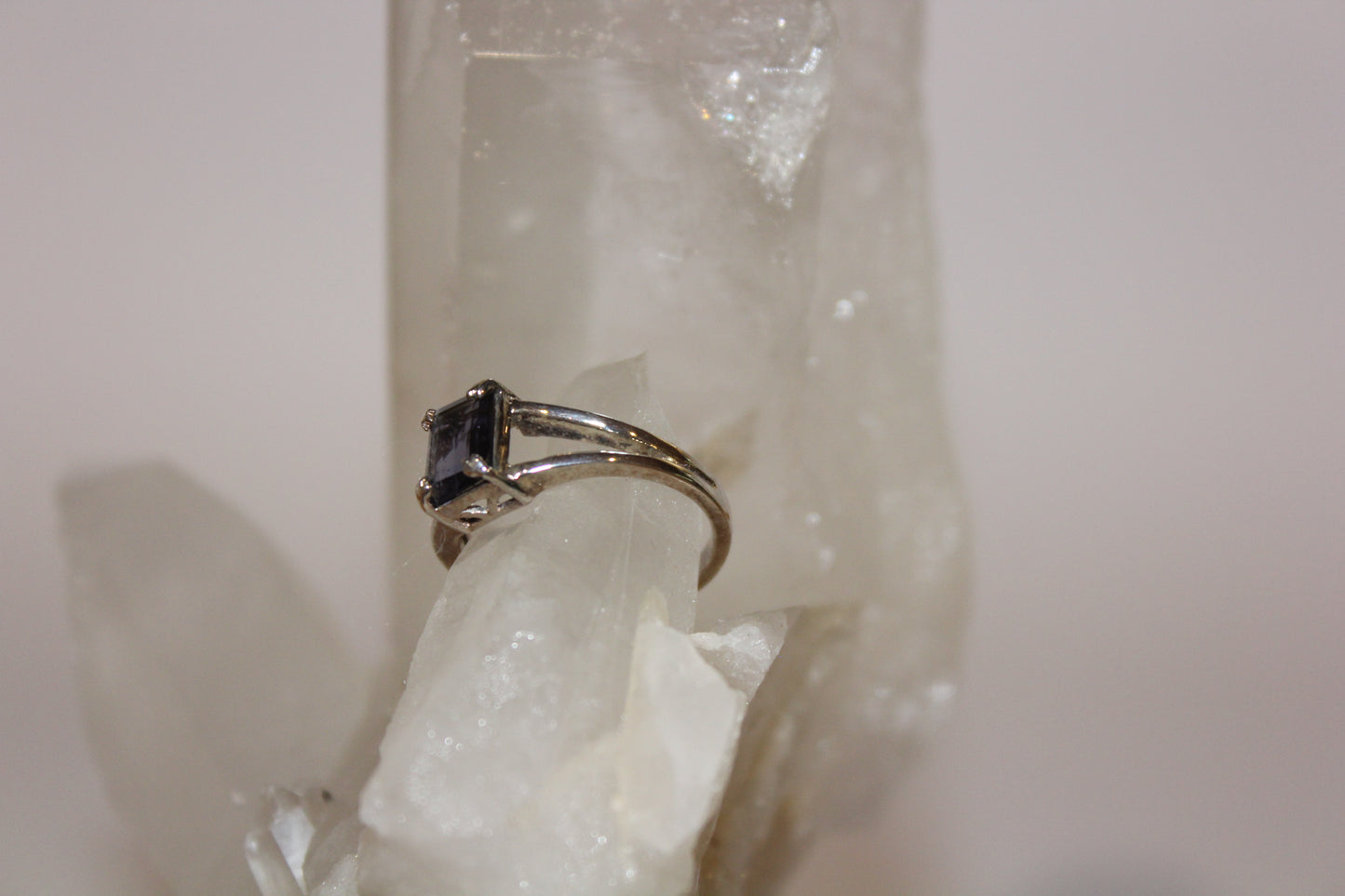 Ring - Iolite - size - 7