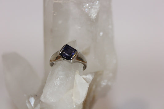 Ring - Iolite - size - 8