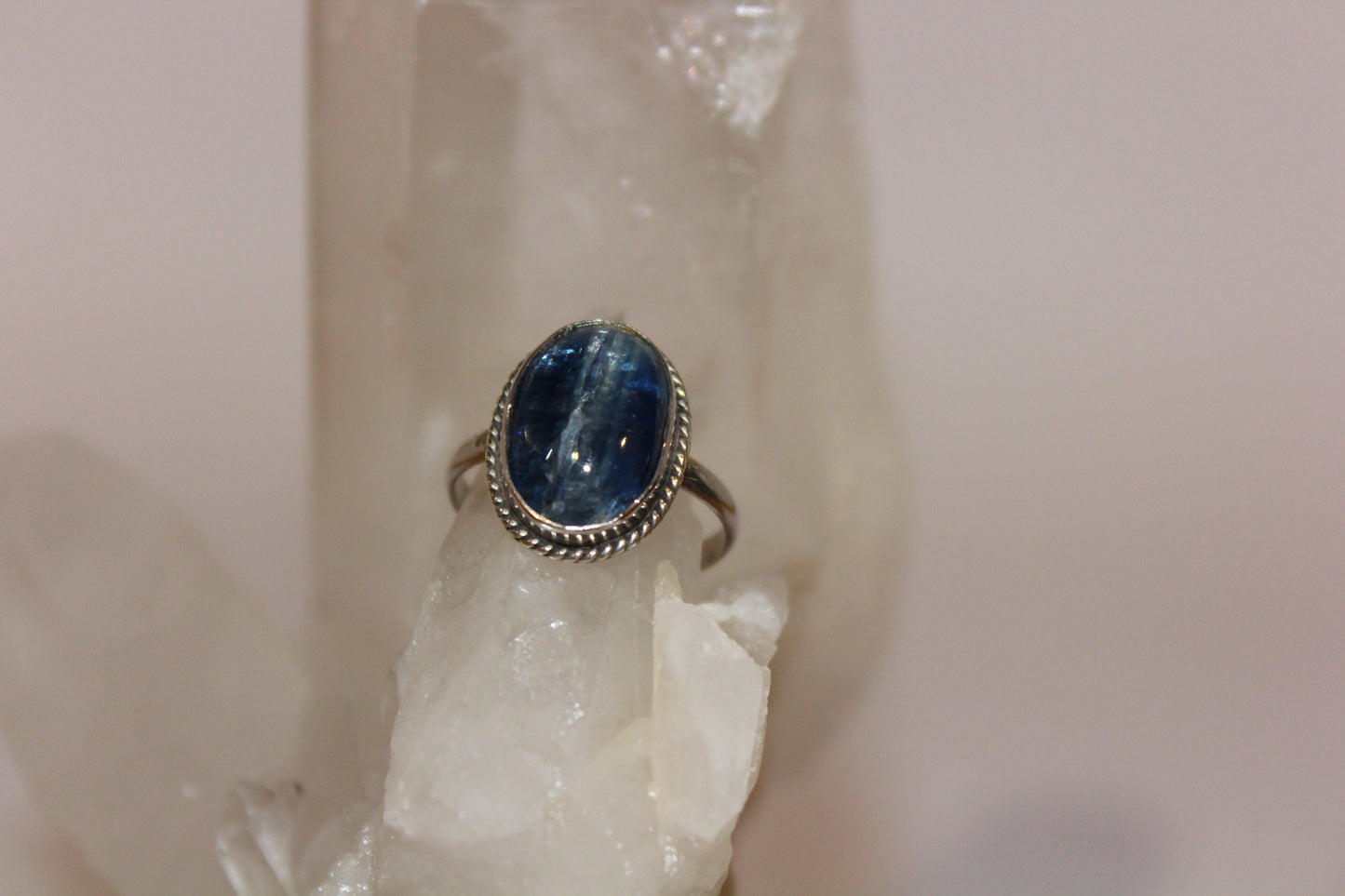 Ring - Kyanite - size - 8