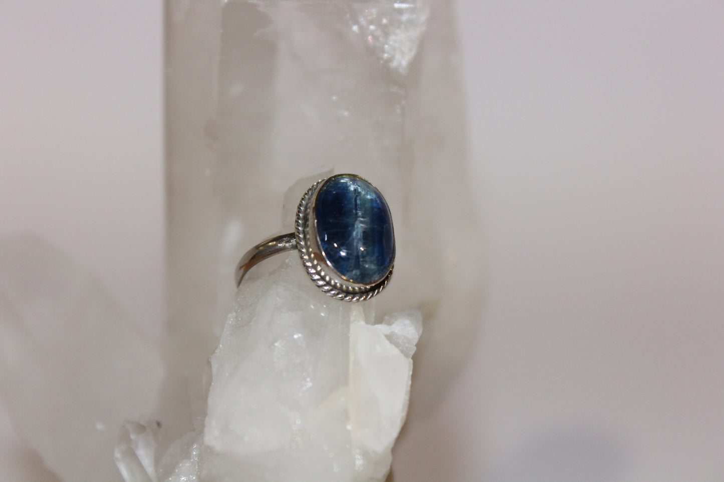 Ring - Kyanite - size - 8