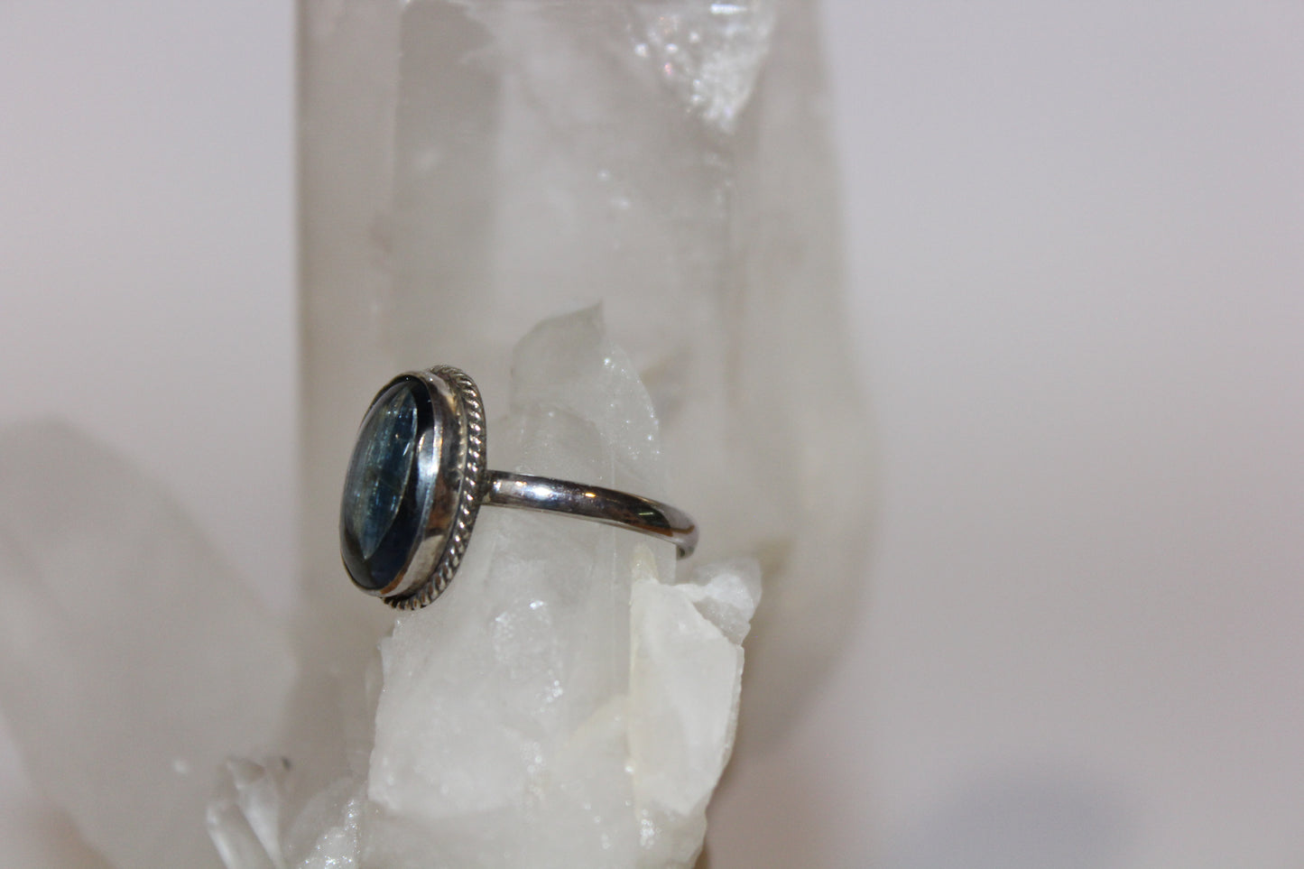 Ring - Kyanite - size - 9