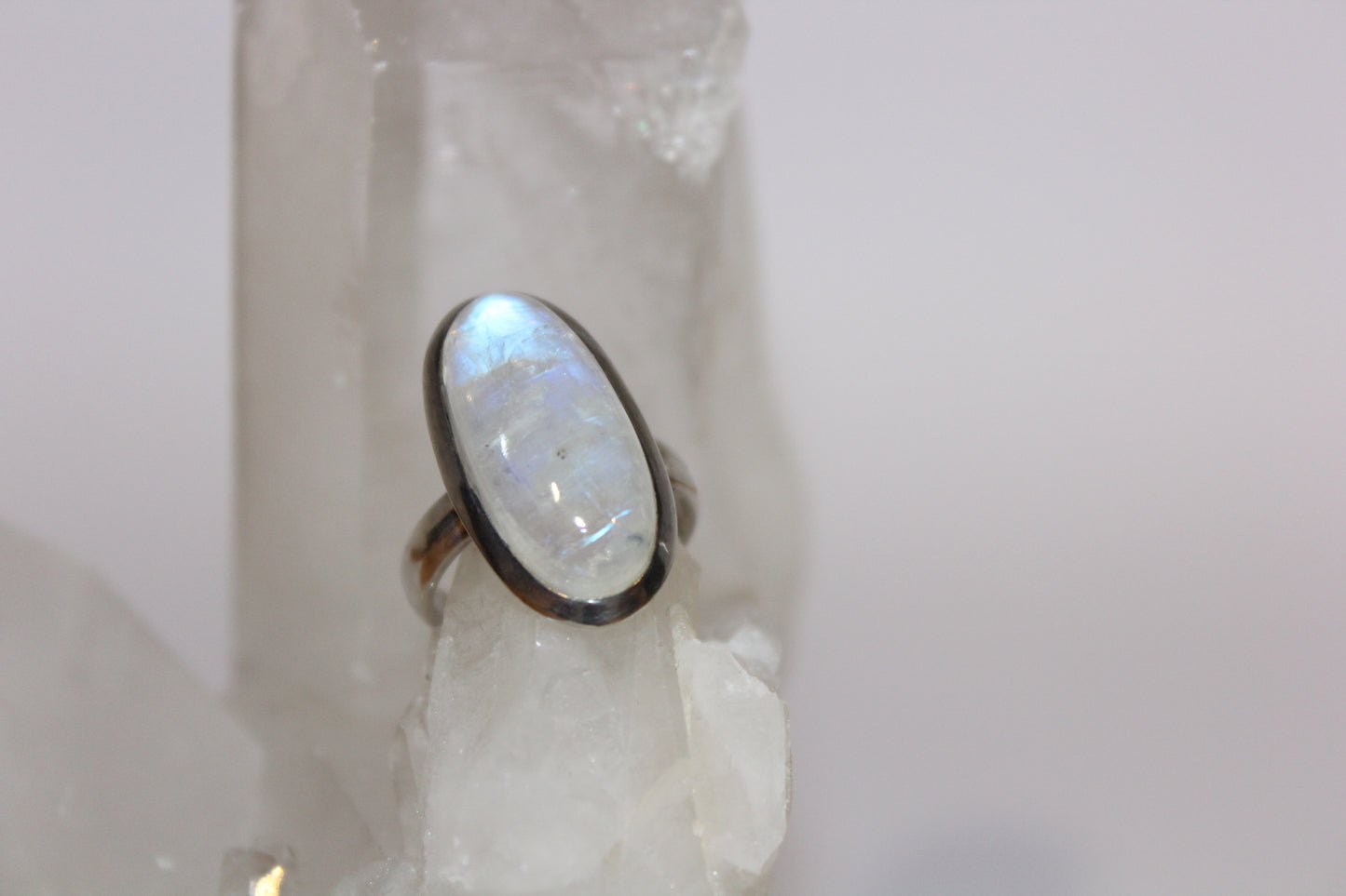 Ring - Moonstone - size - 8