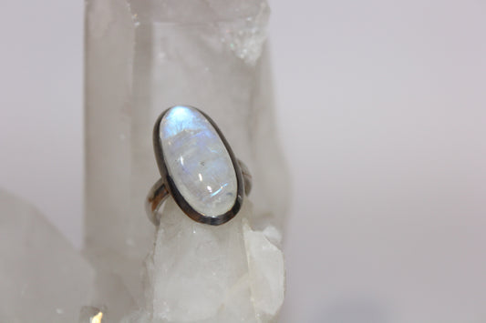 Ring - Moonstone - size - 8