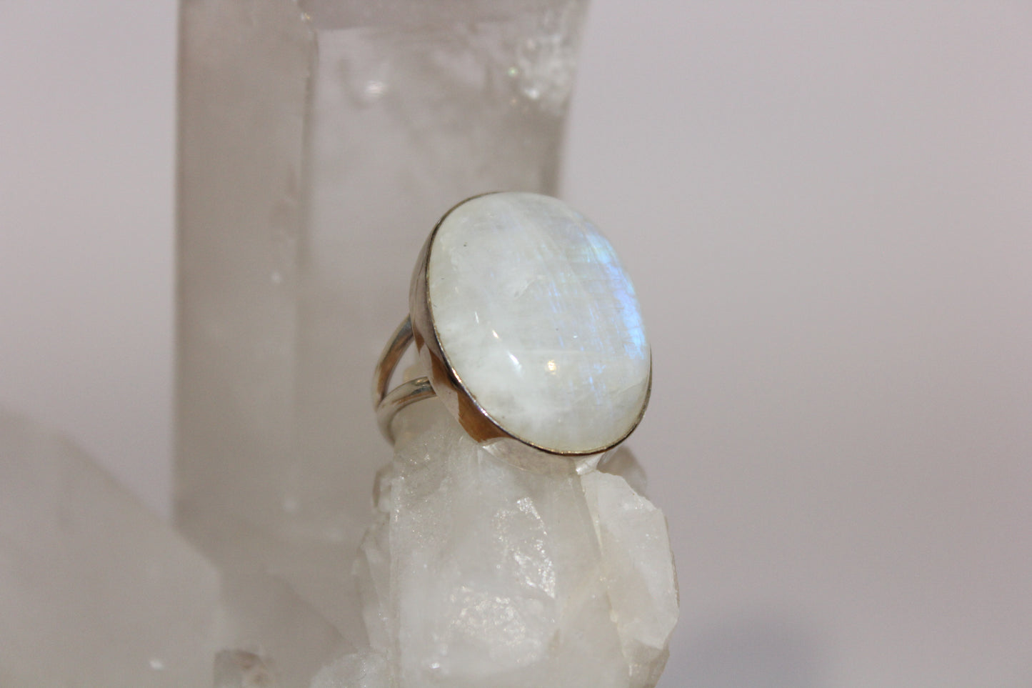 Ring - Moonstone - size - 8