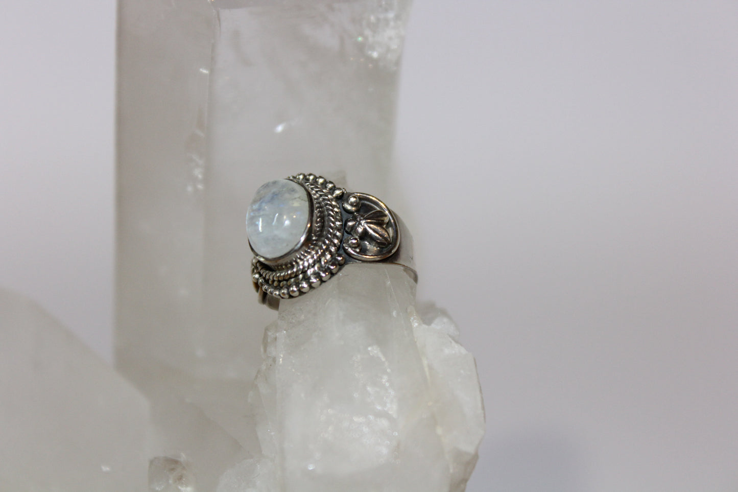 Ring - Moonstone - size - 8
