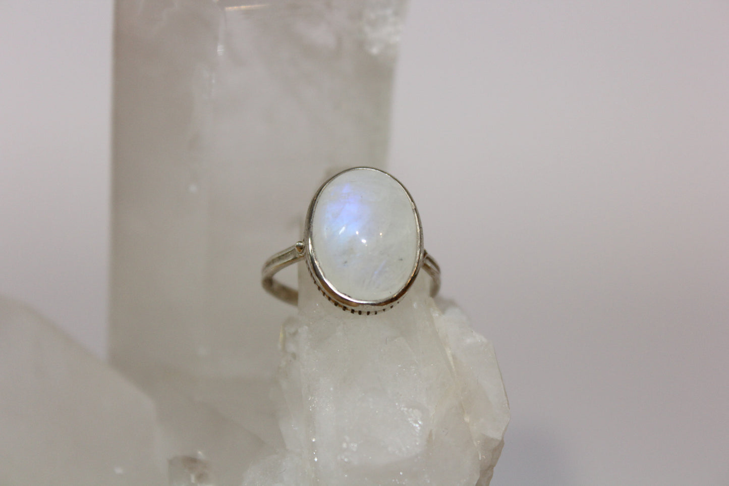 Ring - Moonstone - size - 10