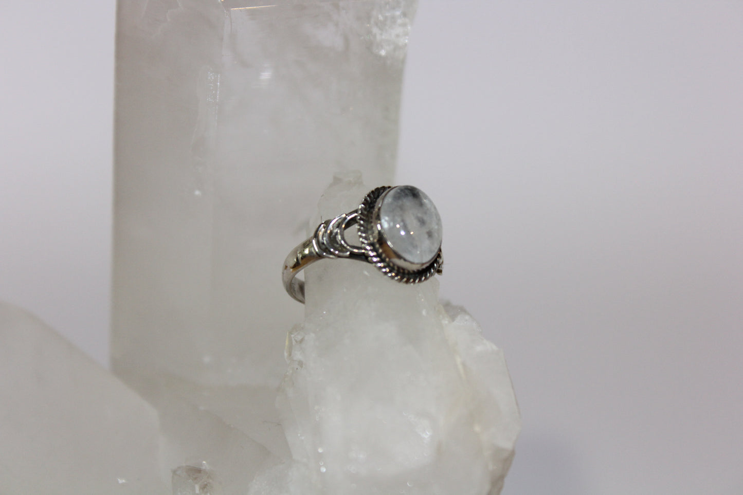 Ring - Moonstone - size - 6