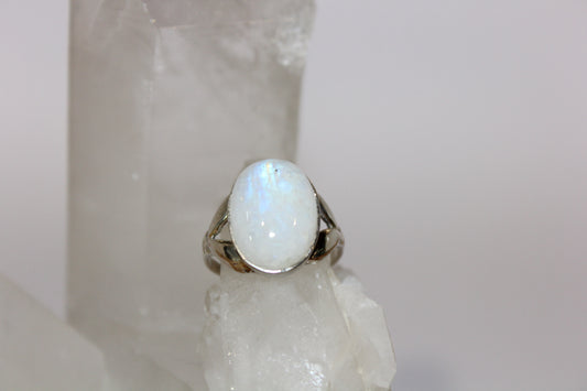 Ring - Moonstone - size - 9