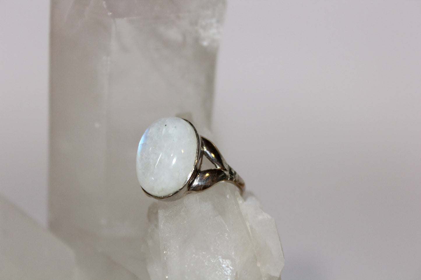 Ring - Moonstone - size - 9