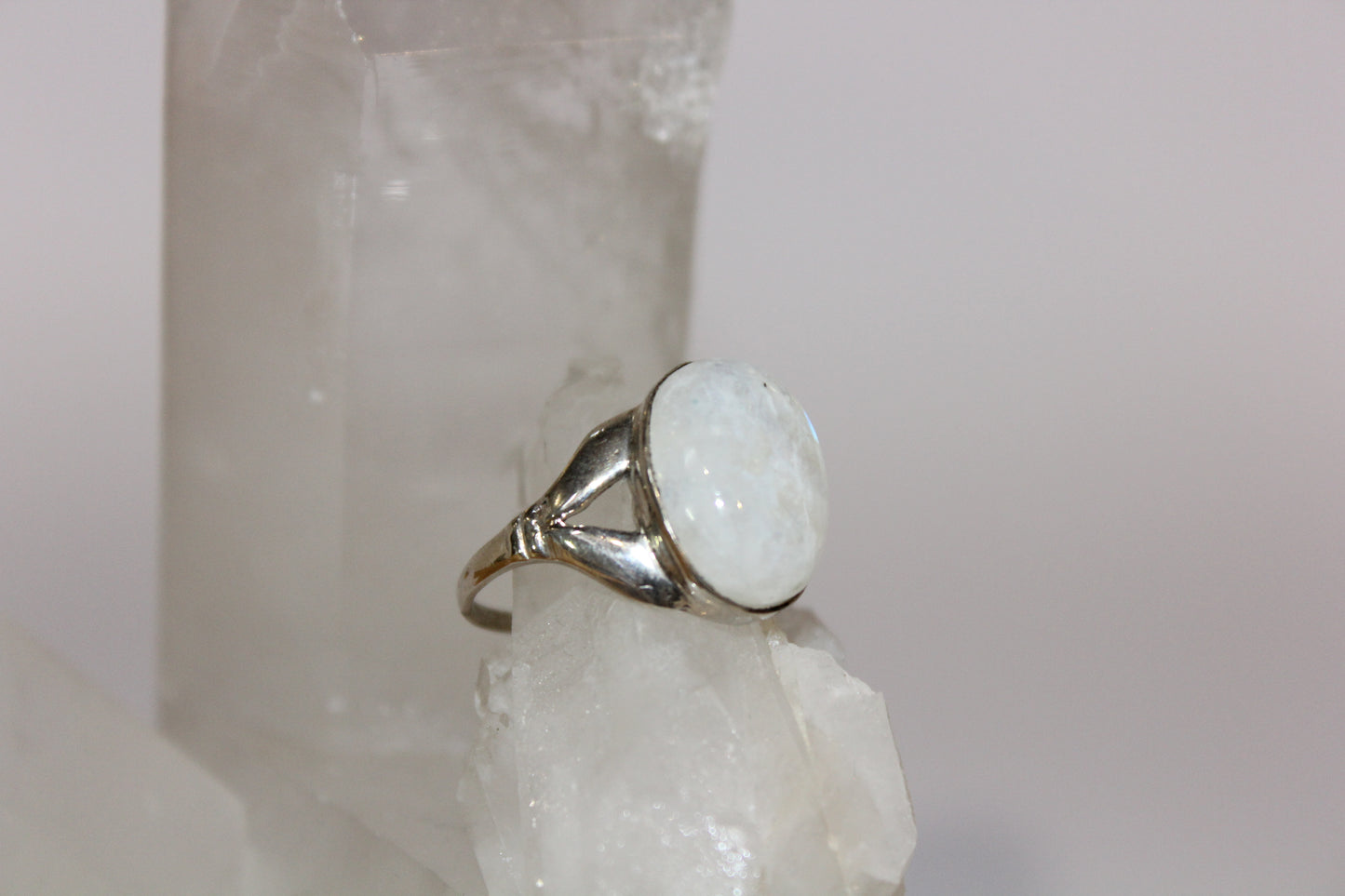 Ring - Moonstone - size - 9