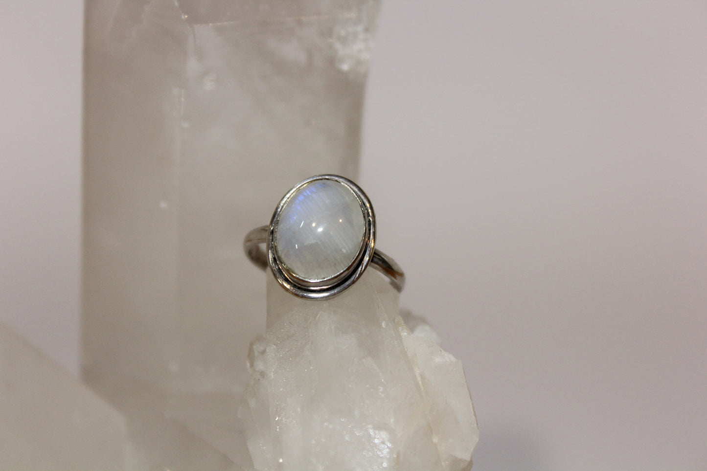 Ring - Moonstone - size - 7