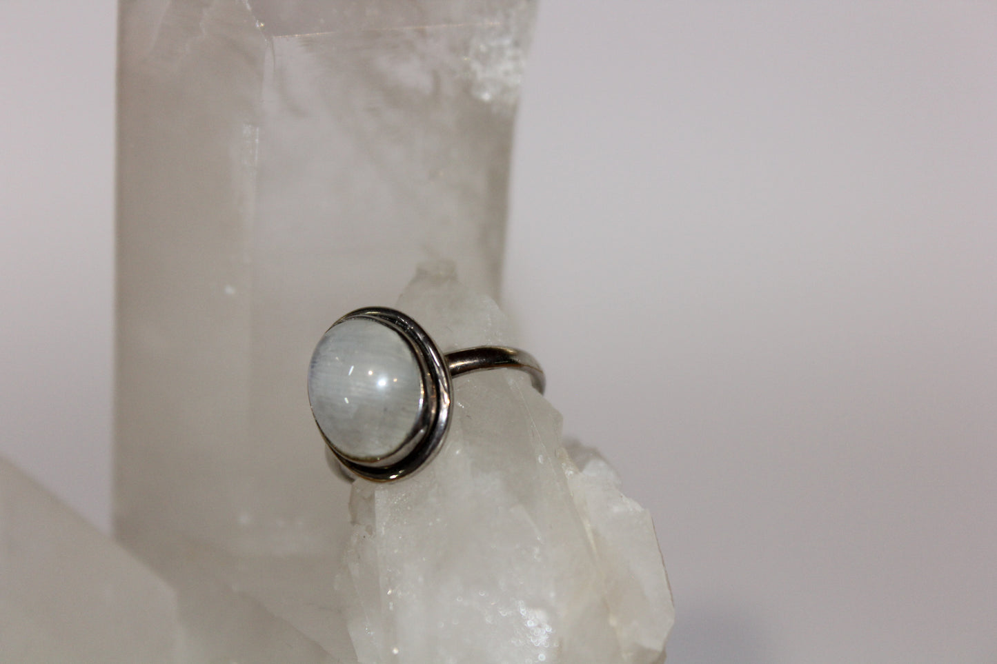 Ring - Moonstone - size - 7