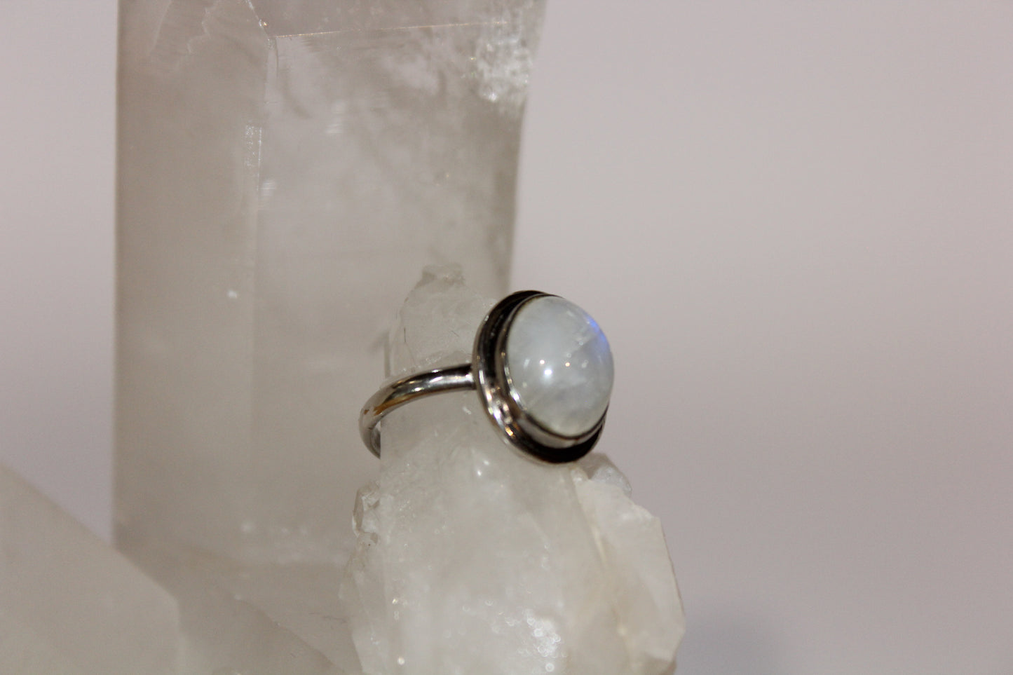 Ring - Moonstone - size - 7