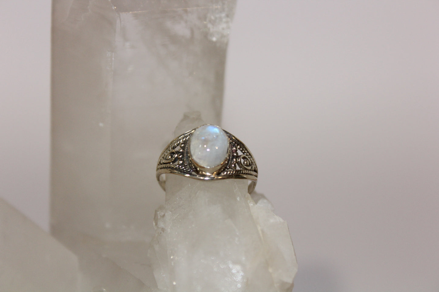 Ring - Moonstone - size - 7