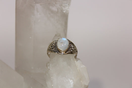 Ring - Moonstone - size - 7