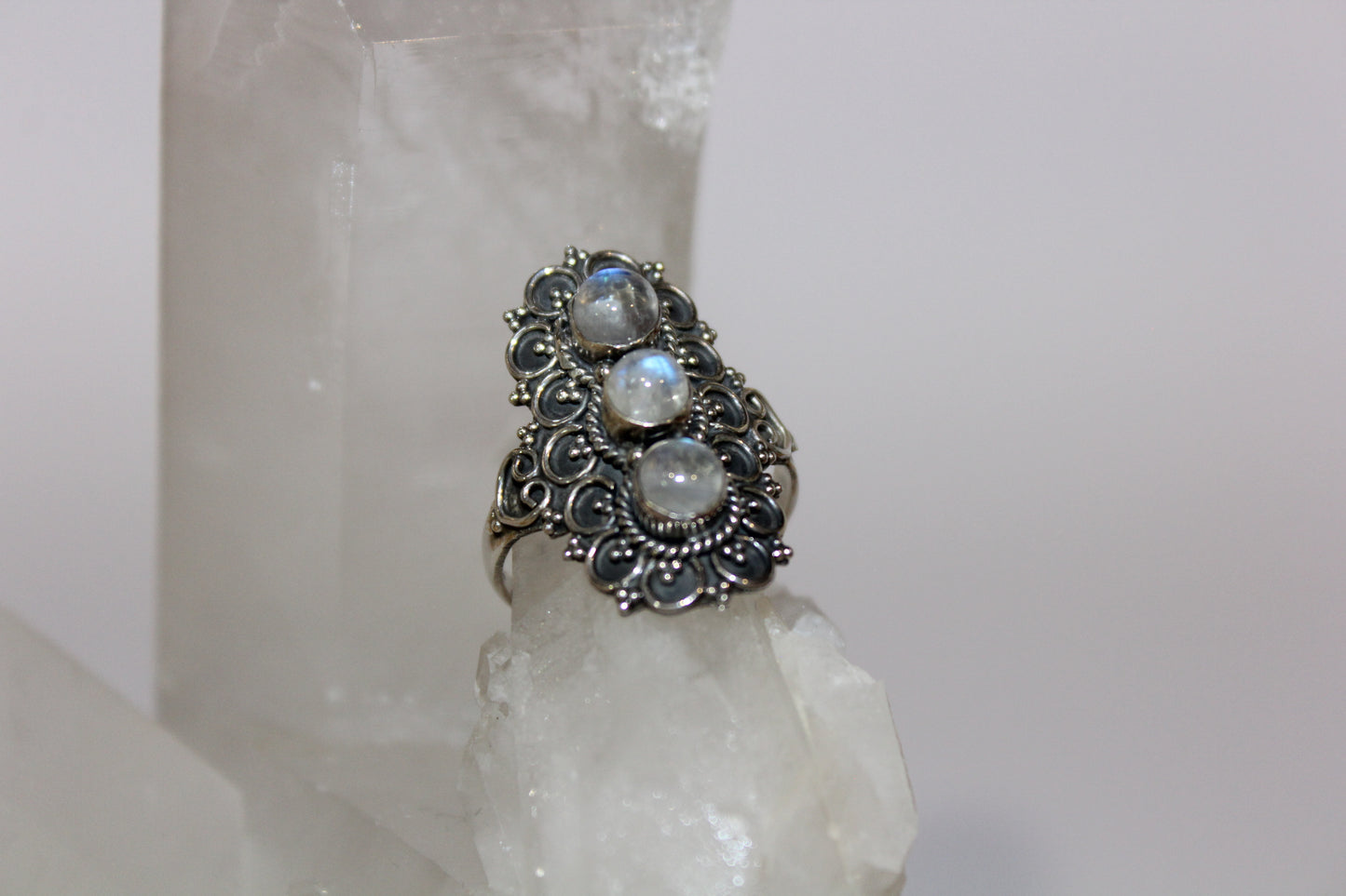 Ring - Moonstone - size - 9