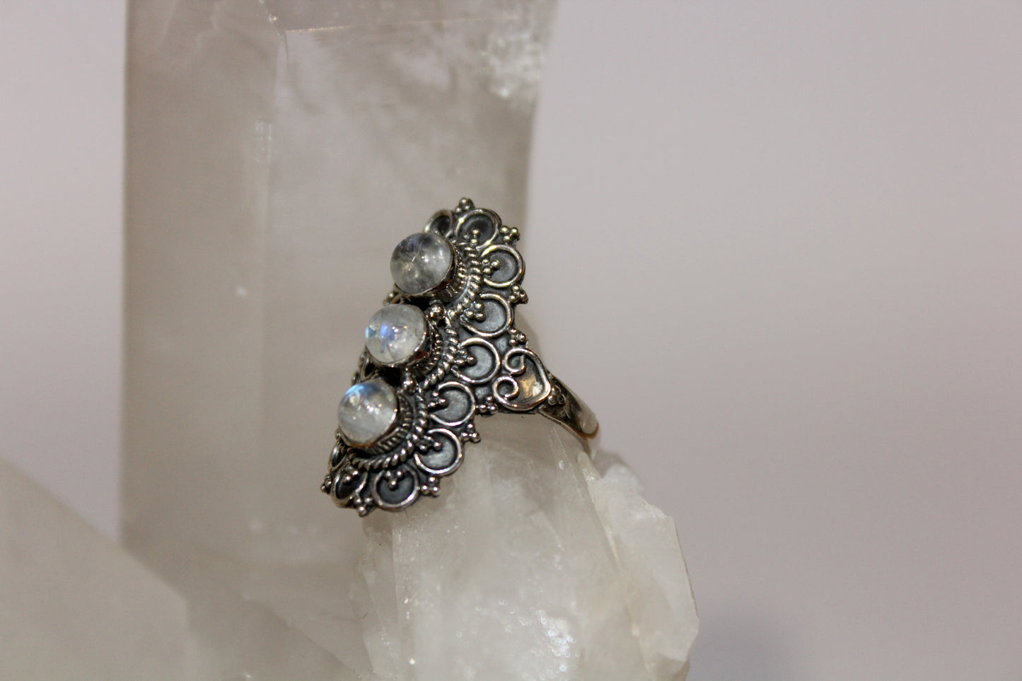 Ring - Moonstone - size - 9