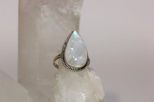 Ring - Moonstone - size - 8.5