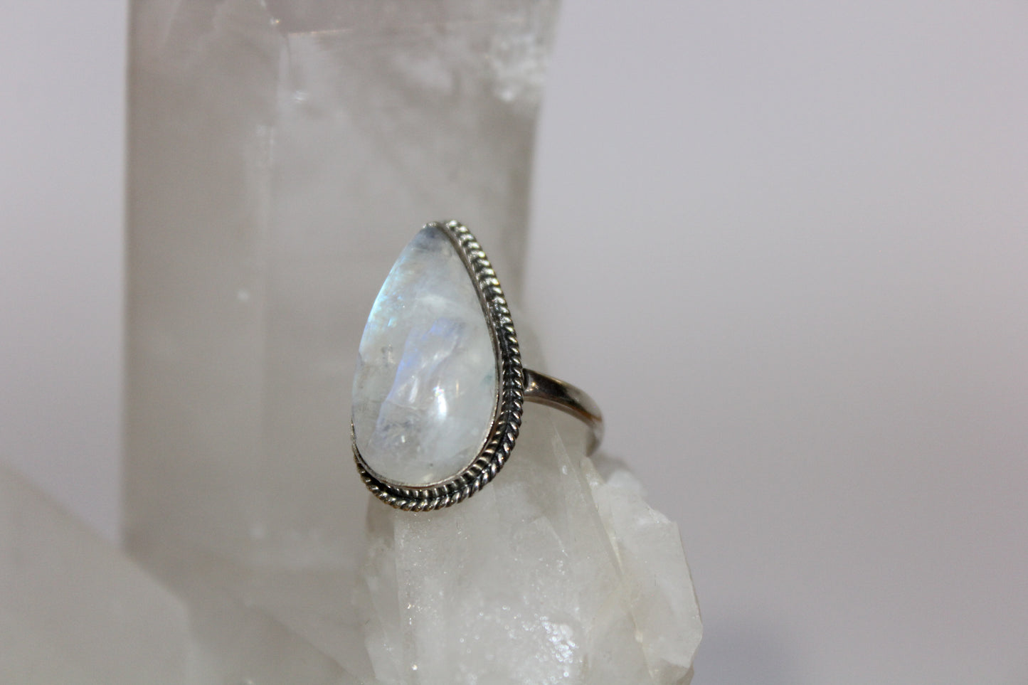 Ring - Moonstone - size - 8.5