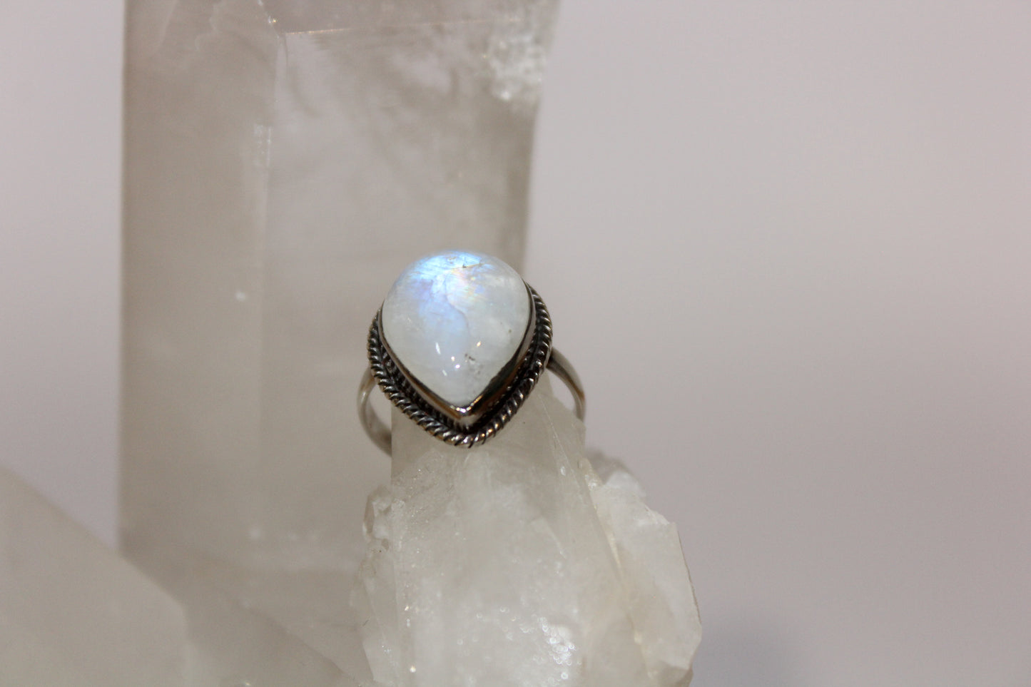 Ring - Moonstone - size - 7