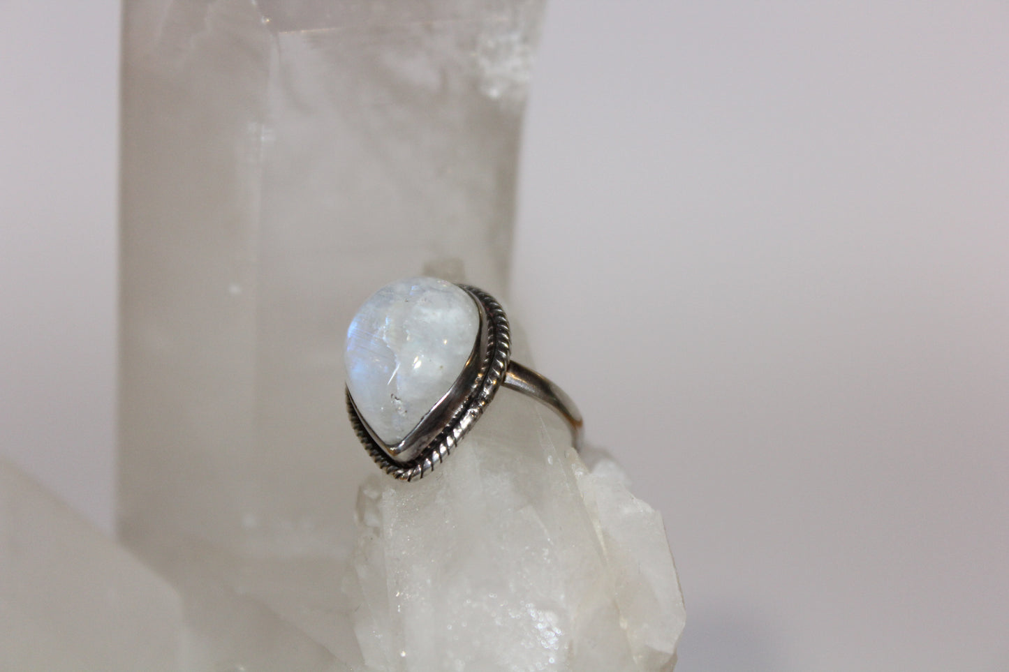 Ring - Moonstone - size - 7