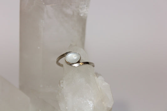 Ring - Moonstone - size - 7