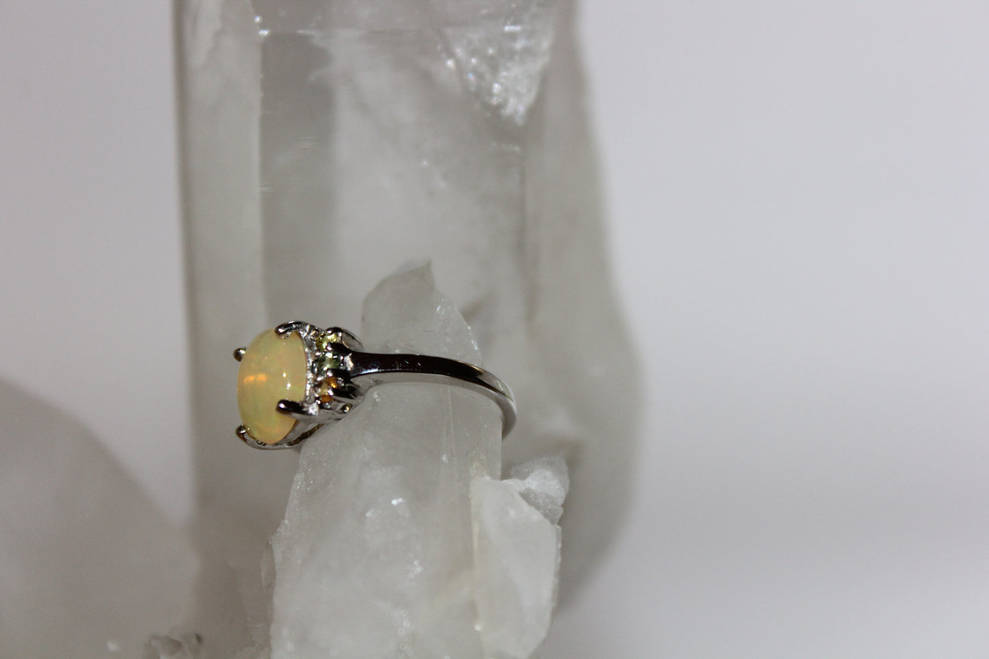 Ring - Opal - size - 7