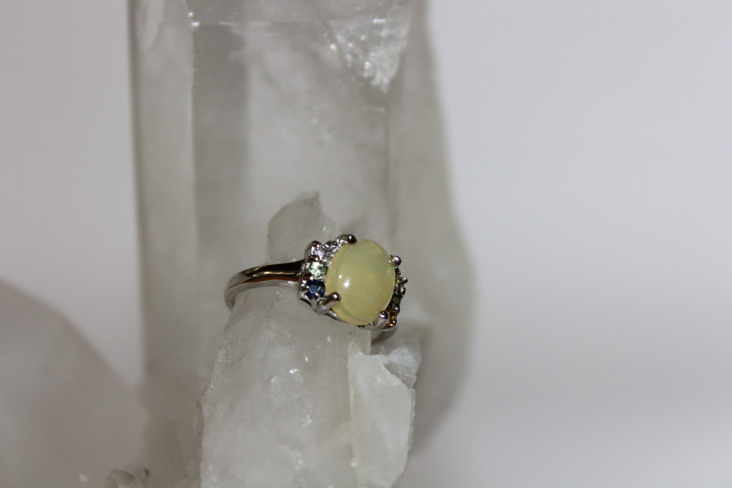 Ring - Opal - size - 7