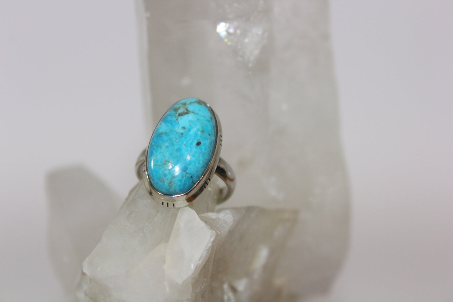 Ring - Turquoise - size - 8