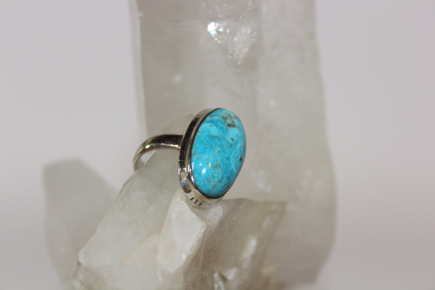 Ring - Turquoise - size - 8