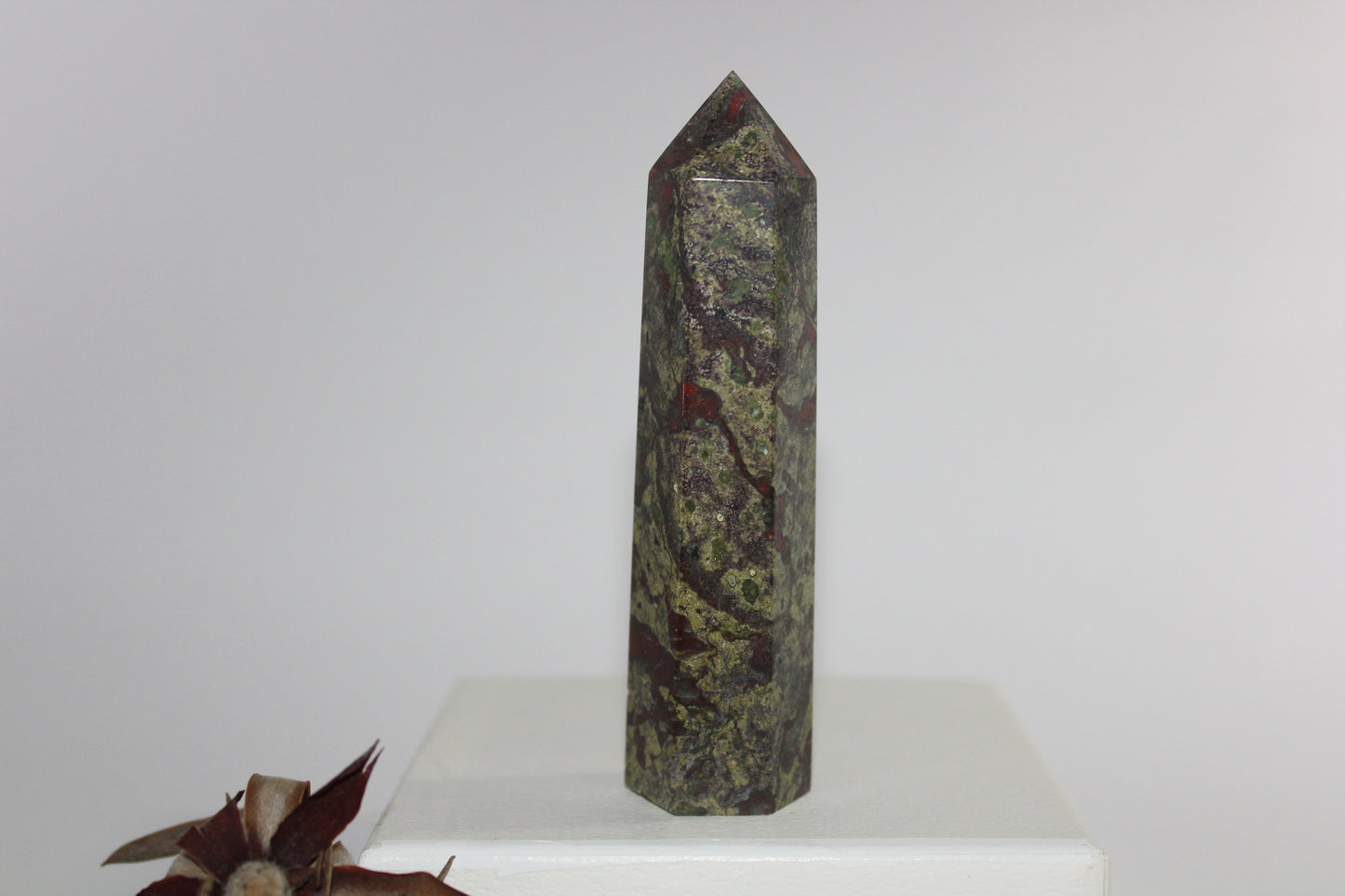 Generator - Dragon Blood Jasper - med