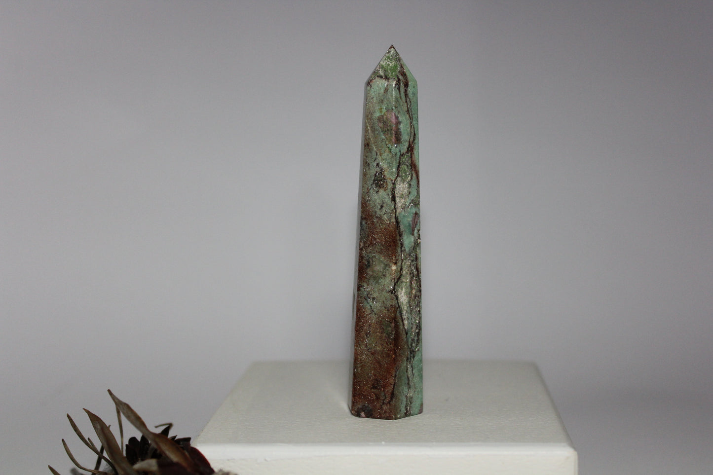 Generator - Ruby Fuchsite - med