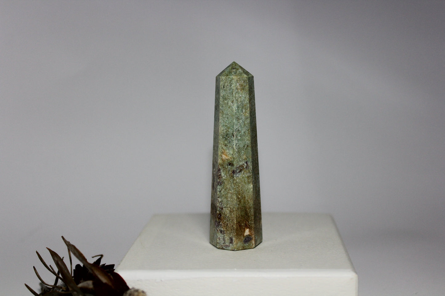 Generator - Ruby Fuchsite - med