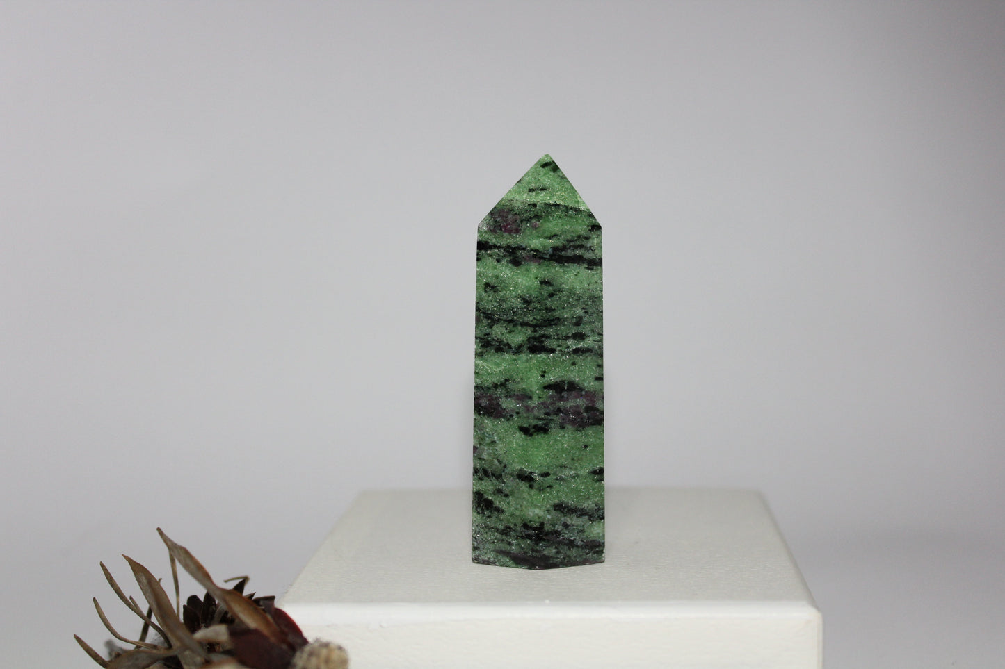 Generator - Ruby in Zoizite (Anyolite) - med/lge