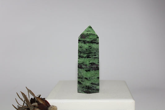 Generator - Ruby in Zoizite (Anyolite) - med/lge