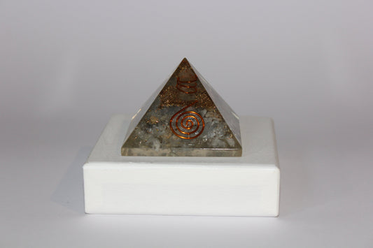 Pyramid - Orgonite - sml