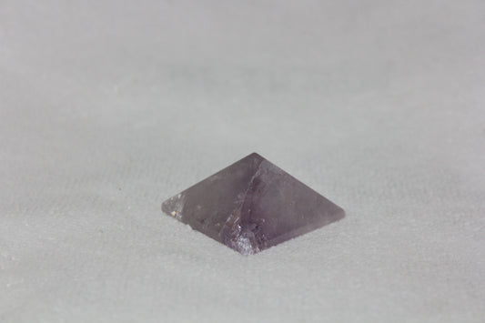 Pyramid - Amethyst - med